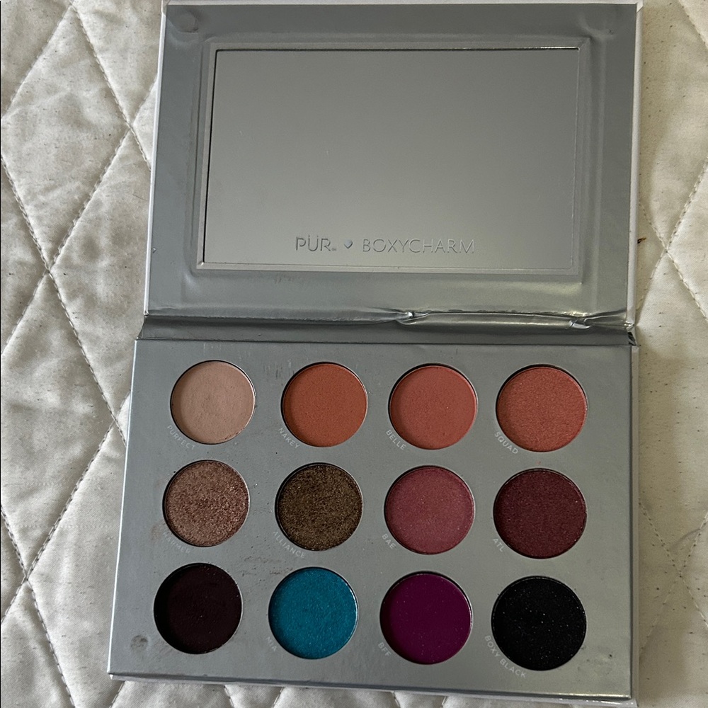 Boxycharm Eyeshadow Palette with Bold Shades